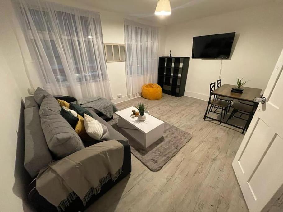 Comfy 2 Bedroom On Tower Bridge London Luaran gambar