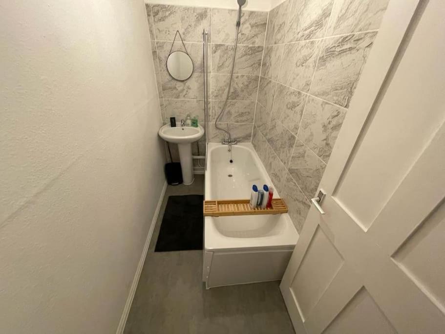 Comfy 2 Bedroom On Tower Bridge London Luaran gambar
